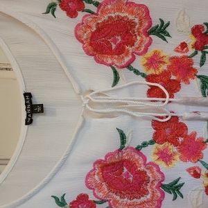 Floral embroidery top
